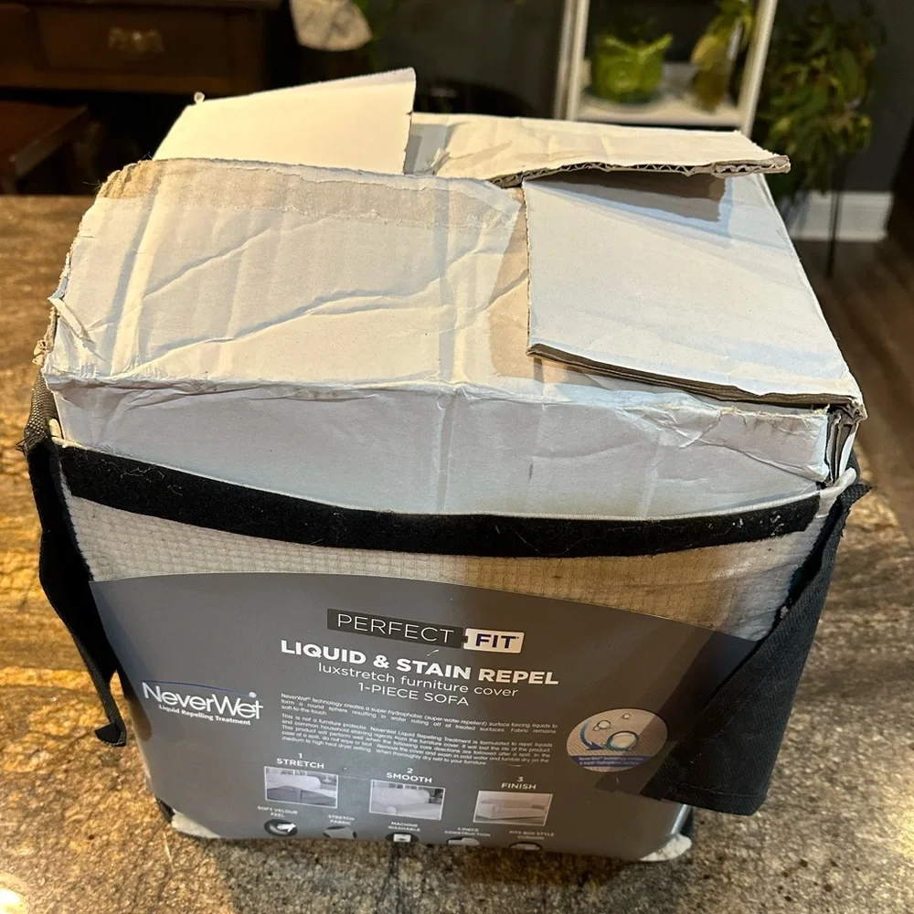 Perfect Fit Liquid & Stain Repel furniture cover‎